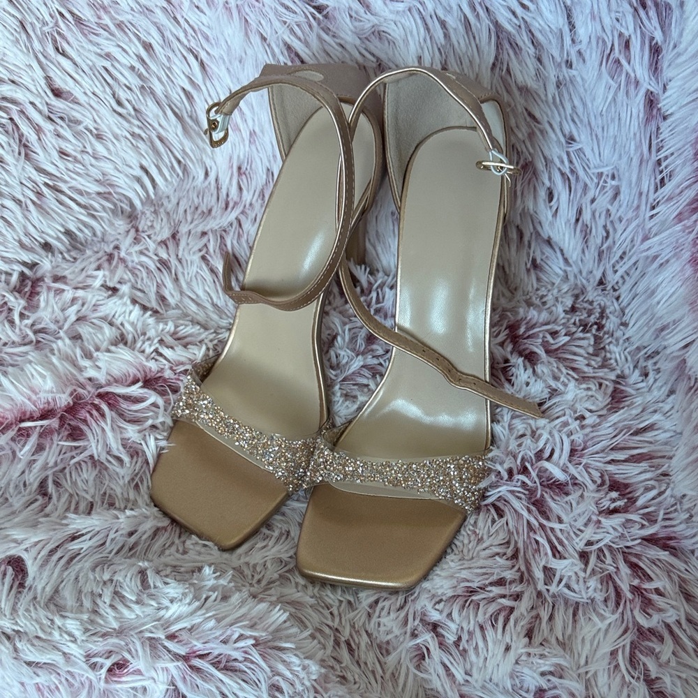 Chic Tan & Pink Strappy Heels with Glitter Accents Women’s Size 7 NEW/Never Worn